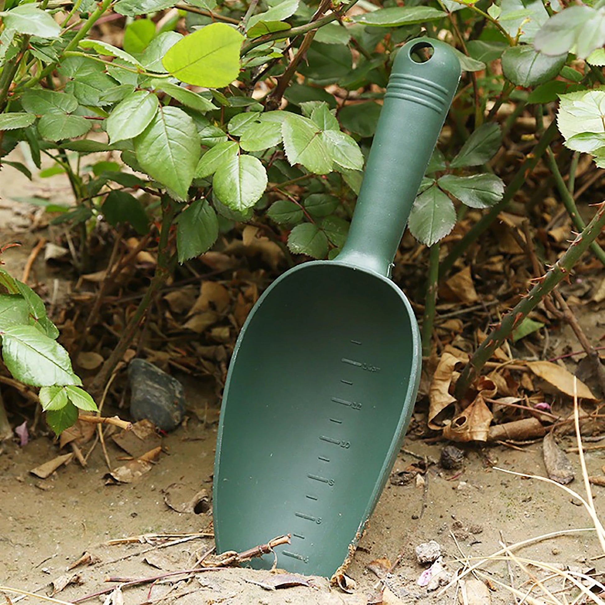 Garden Scoop Multi-Function Soil Plastic Shovel Spoons Digging Tool Cultivation Garden Tools Succulent Soil Shovel Spoon